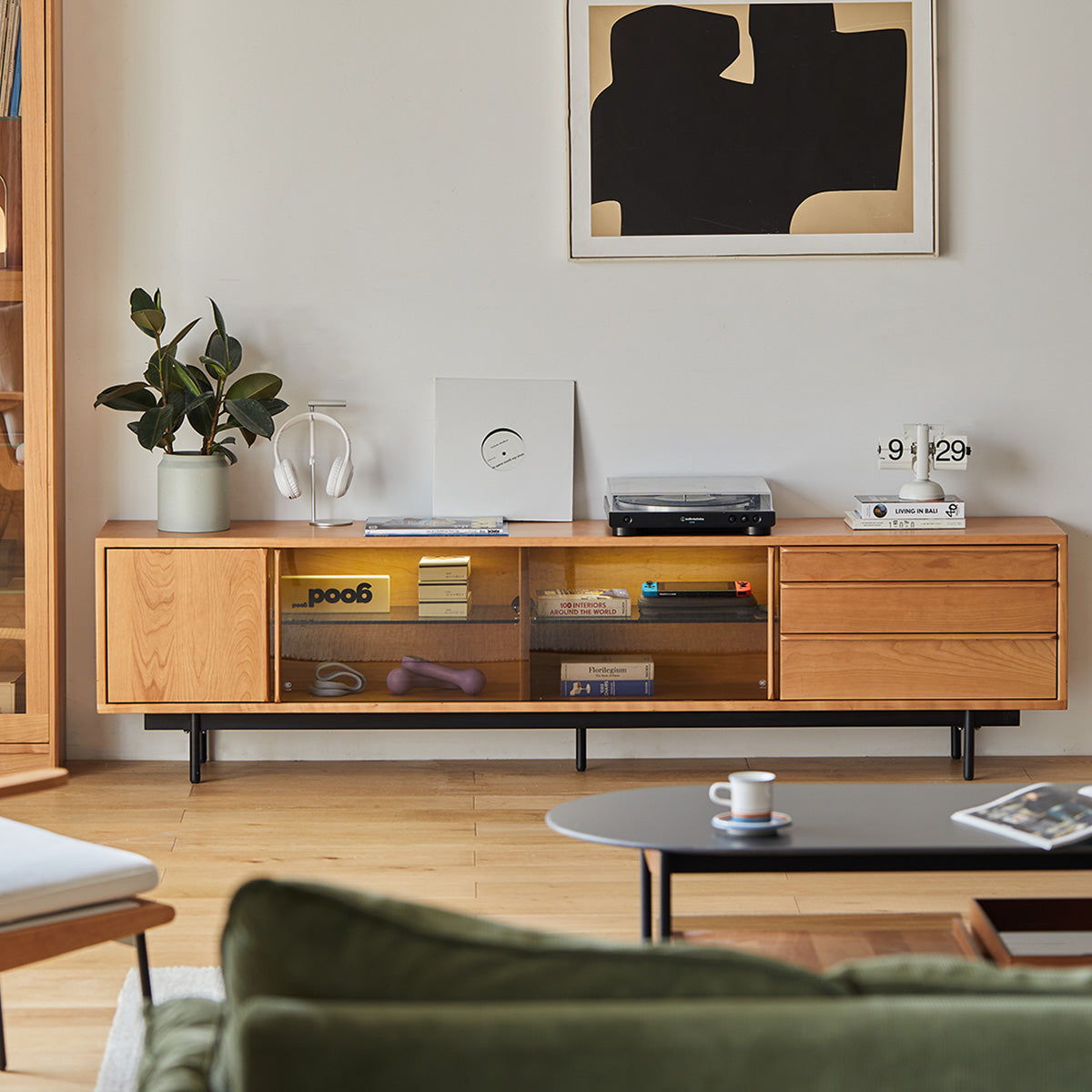 Woody Prime Cherry ガラス扉付き木製テレビキャビネット | 耐久性と美