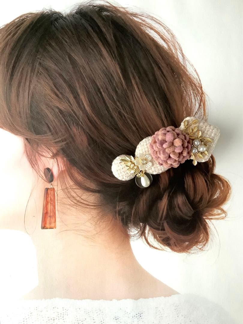 ꫛꫀꪝ✧‧˚ 清楚可愛い　こんもりバイカラーフラワー　ハンドメイドヘアクリップ